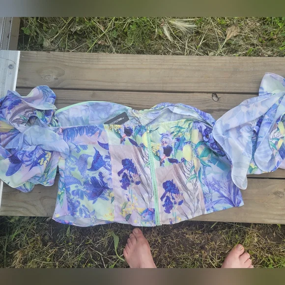 PrettyLittleThing Plus NWT Floral Ruffle Puff Sleeve Bardot Crop Top Size 28 - Picture 2 of 6